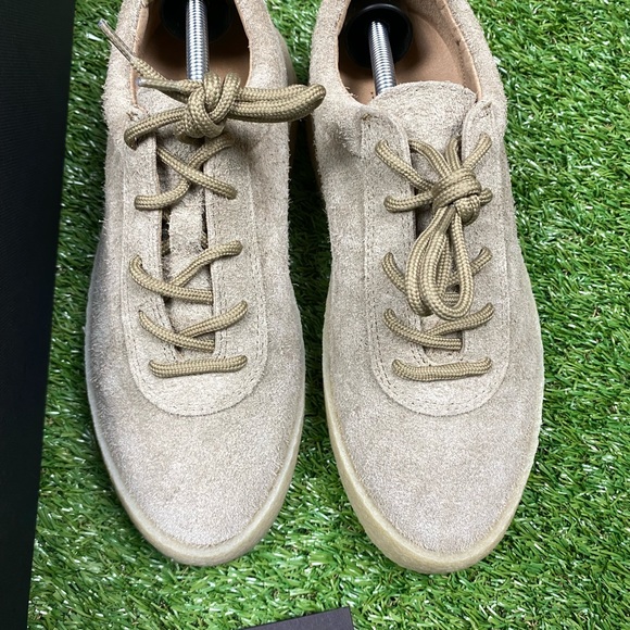 New in box Yeezy Season 6 crepe sneaker thick shaggy suede taupe tonial size 38 - Picture 2 of 5